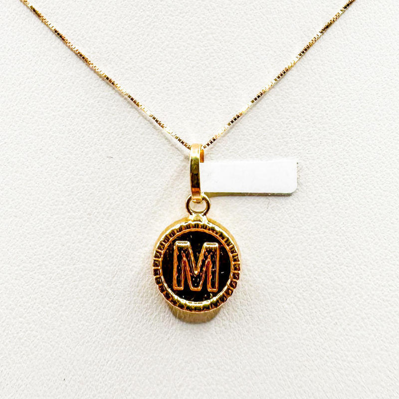Dije Letra M de Oro 18K