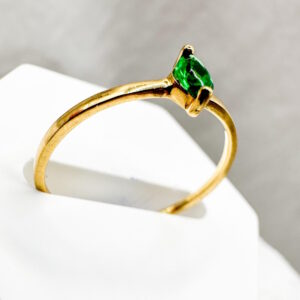 Anillo Talla 6.75 con Circon Verde de Oro 18K