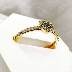 Anillo Corazón Verde Talla 7.75 de Oro 18K